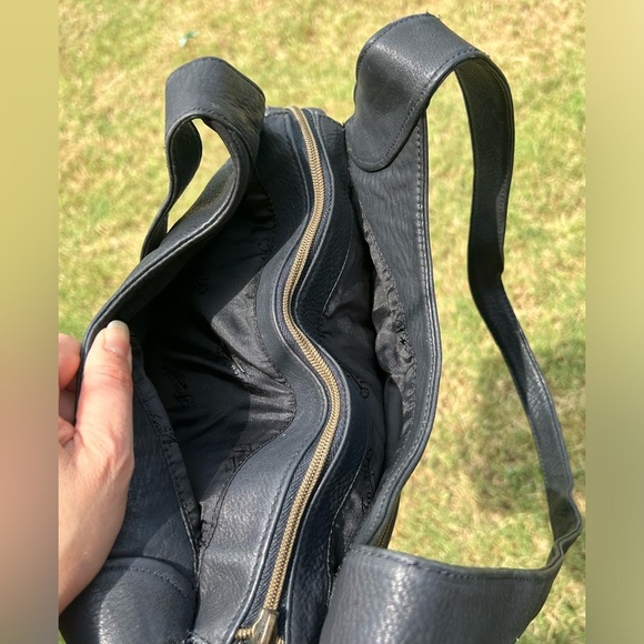 Fossil Vintage black pebbled leather bag saddle satchel classic key purse.    S - Picture 9 of 16